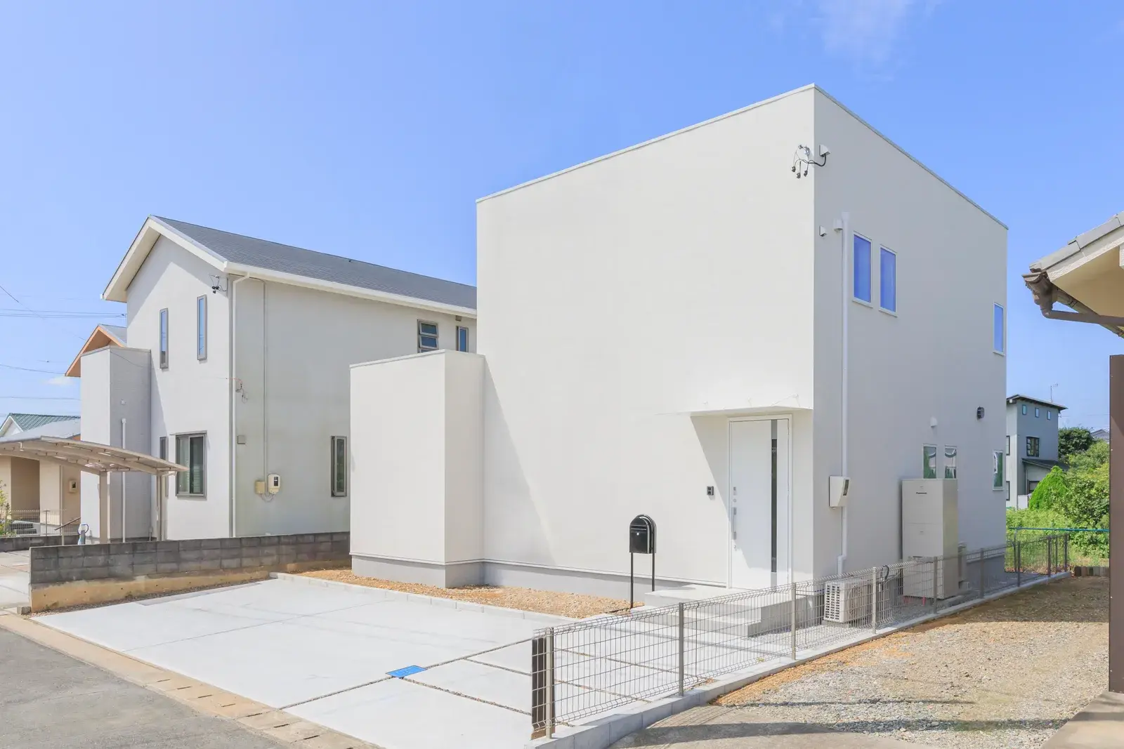 白いLDKに、段差のない畳をひとつ 施工写真 2